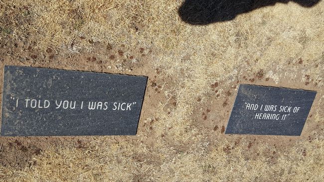 funny-Tombstones-1-5bd86c264cedfd002637aeee
